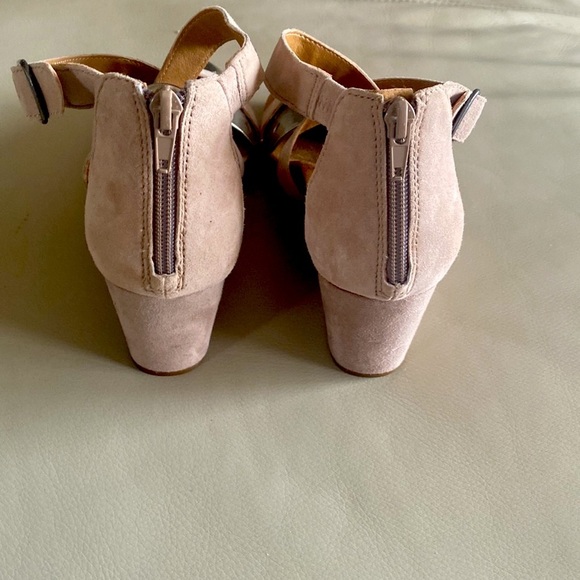 LUCKY BRAND |‎  Karston Wedge Beige Suede Sandal | Size 8.5/39 - Picture 6 of 14